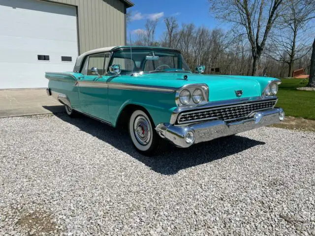 1959 Ford Skyliner