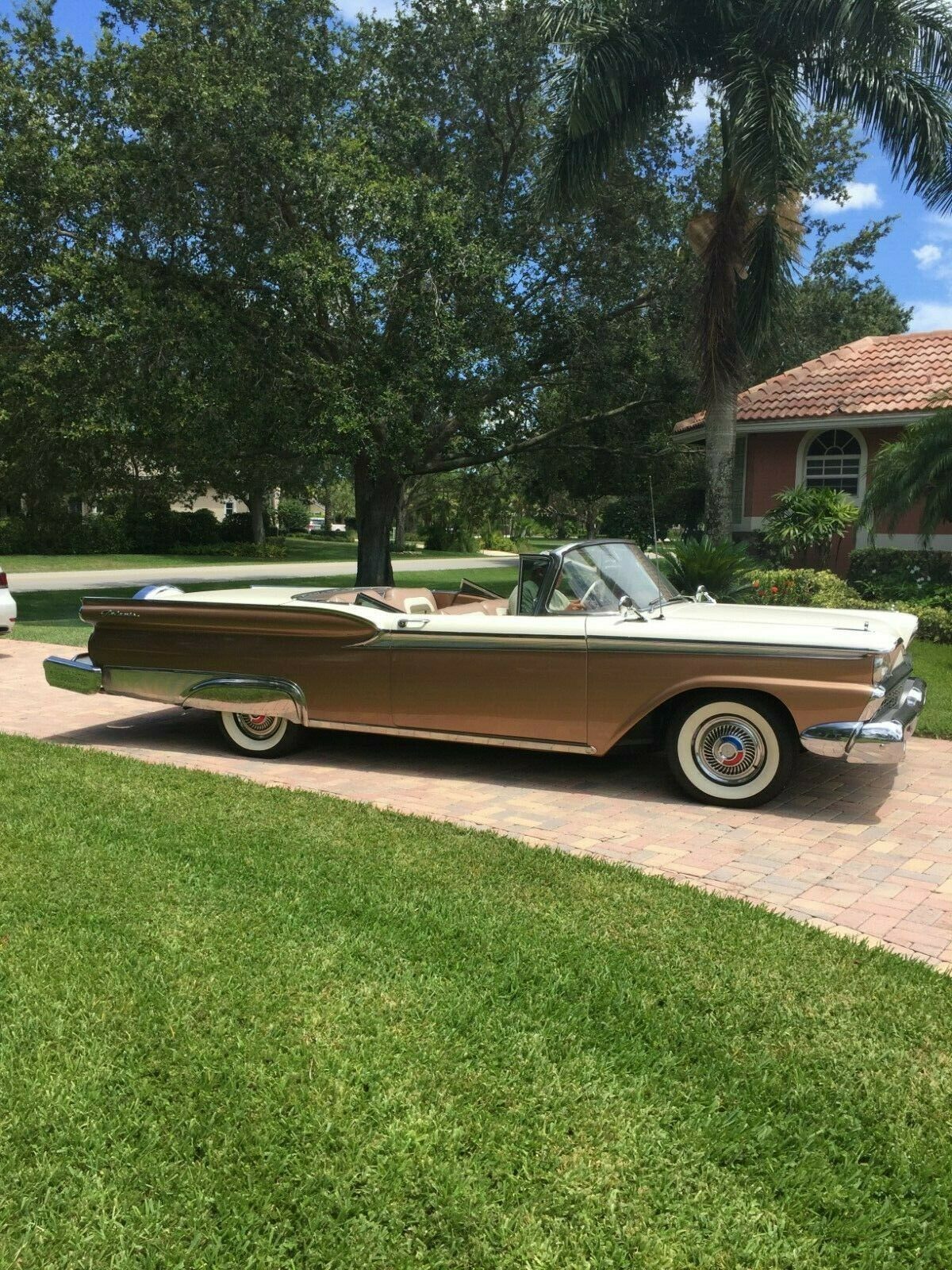 1959 Ford Skyliner