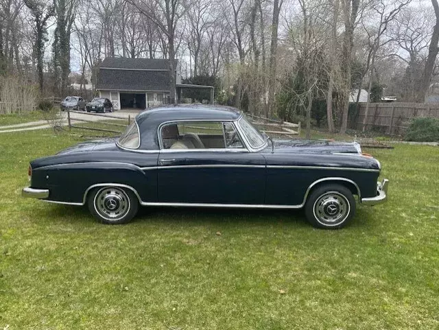 1959 Mercedes-Benz 200-Series