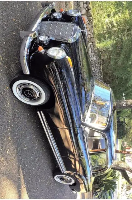 1959 Mercedes-Benz 200-Series Sedan