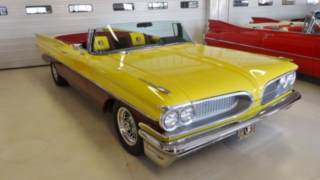 1959 Pontiac StarChief --