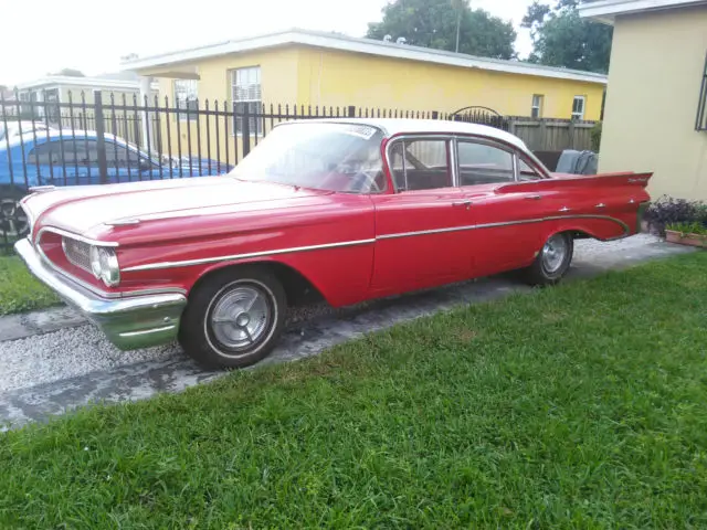 1959 Pontiac Other starchief,4-door sedan.