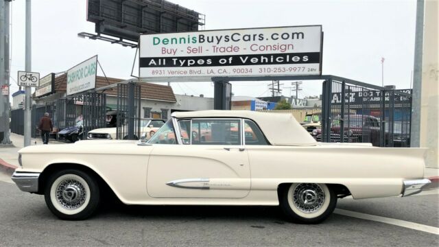 1959 Ford Thunderbird --