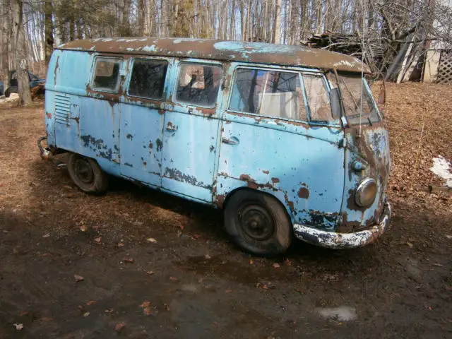 1959 Volkswagen Bus/Vanagon two opening side doors/back door/Six side windows