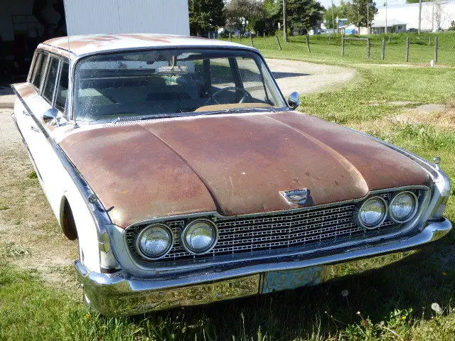 1960 Ford Country Sedan deluxe