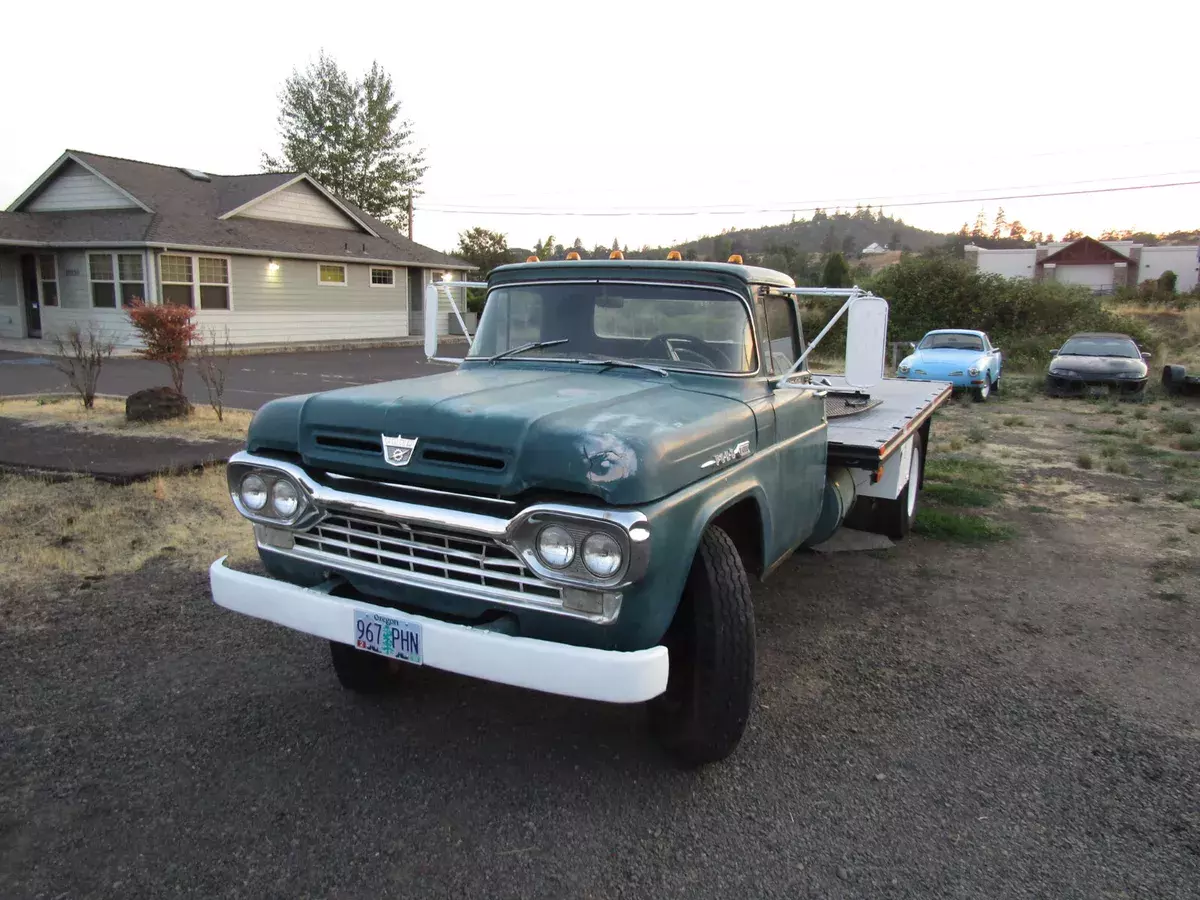 1960 Ford F-100 gold