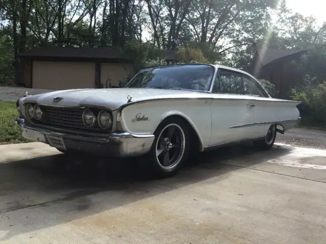 1960 Ford Galaxie Starliner