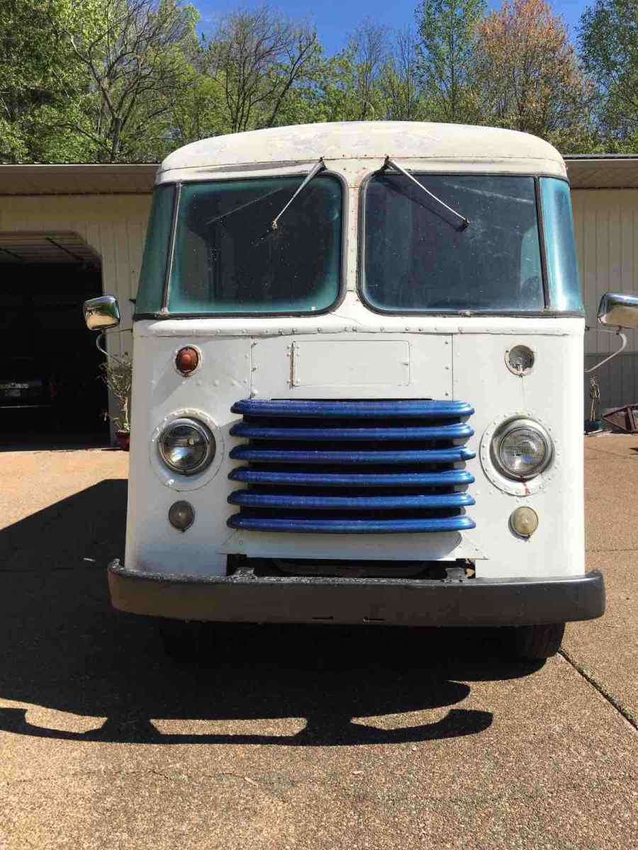 1960 Ford Van Grumman Olson van