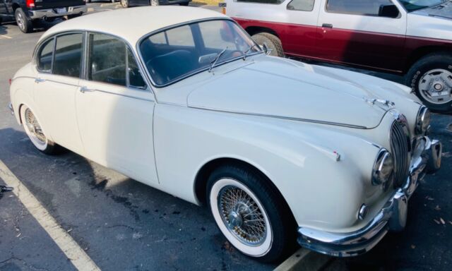 1960 Jaguar Mark II 3.8 4 spd manual with O/D 4 Door Sedan