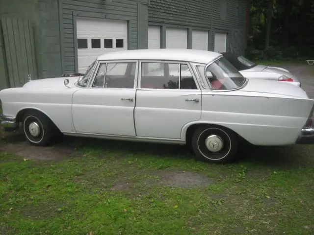 1960 Mercedes-Benz 200-Series 220sb