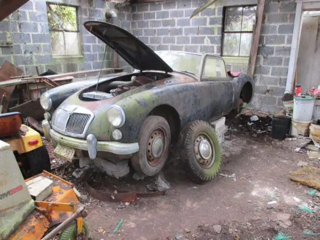 1960 MG MGA ROADSTER - READY FOR RESTORATION