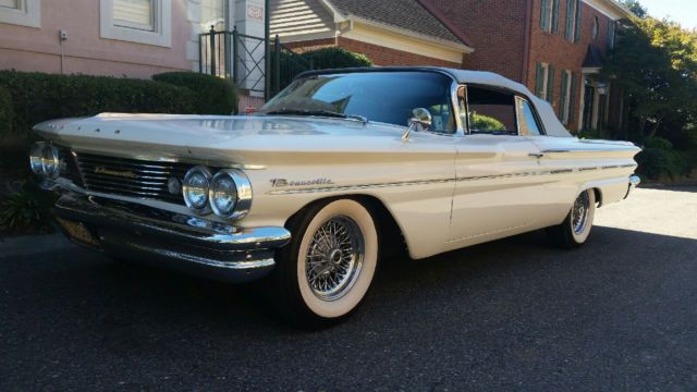 1960 Pontiac Bonneville convertible