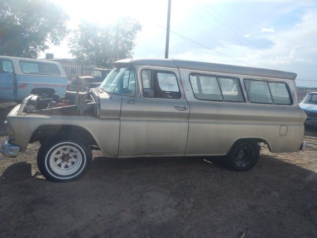 1961 Chevrolet Suburban GMC SUBURBAN