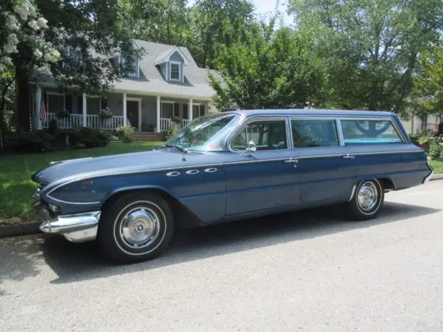 1961 Buick LeSabre Base Wagon 4-Door