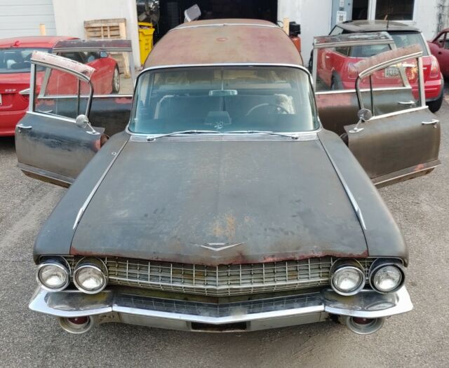 1961 Cadillac Commercial Chassis Superior Royale Crown