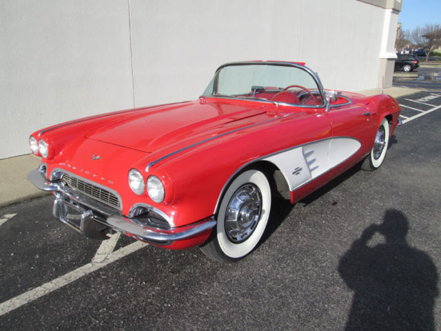 1961 Chevrolet Corvette Red with White coves