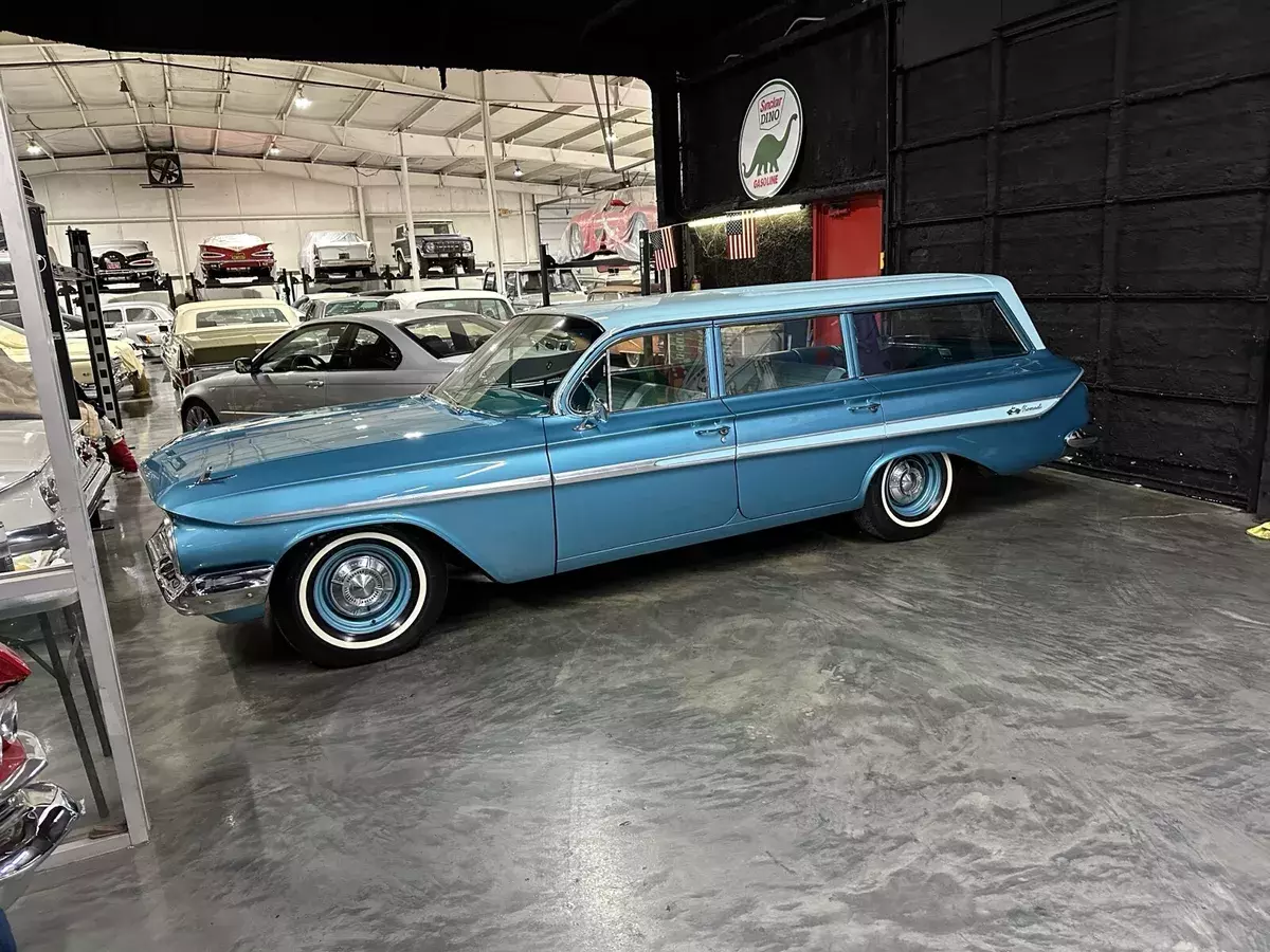 1961 Chevrolet Impala wagon