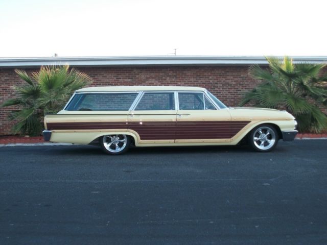 1961 Ford Country Squire STARLINER