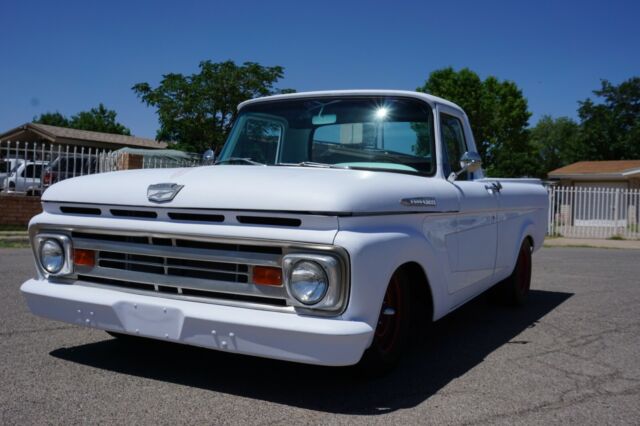 1961 Ford F-100