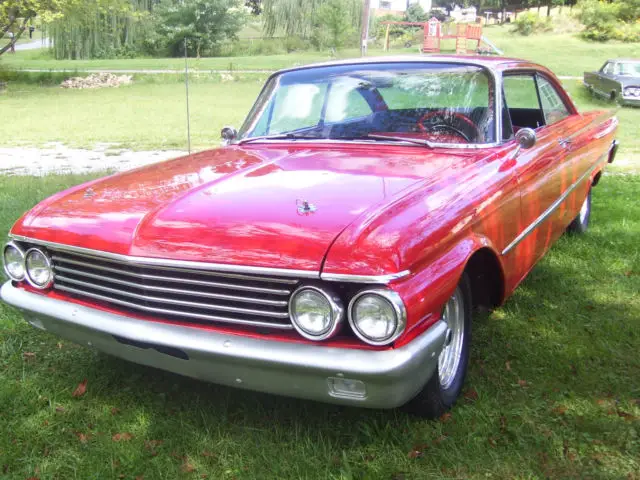 1961 Ford Galaxie Starliner