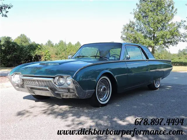 1961 Ford Thunderbird --