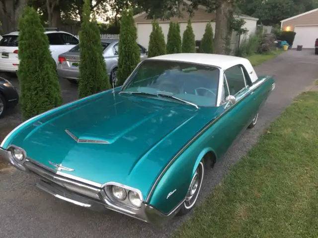 1961 Ford Thunderbird