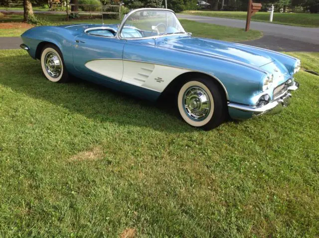 1961 Chevrolet Corvette Base Convertible 2-Door