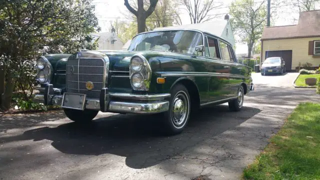 1961 Mercedes-Benz 200-Series 220se