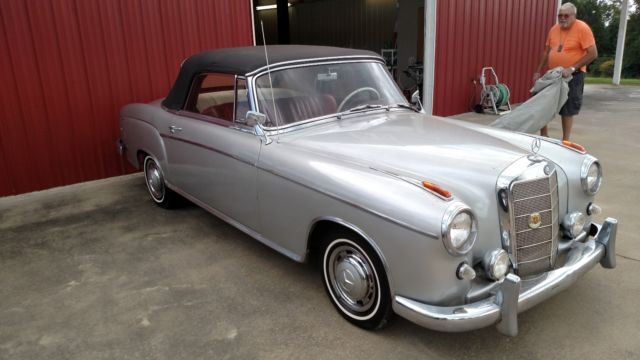 1961 Mercedes-Benz 200-Series