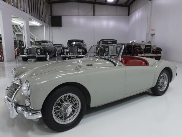 1961 MG MGA 1600 Roadster, beautiful condition throughout!