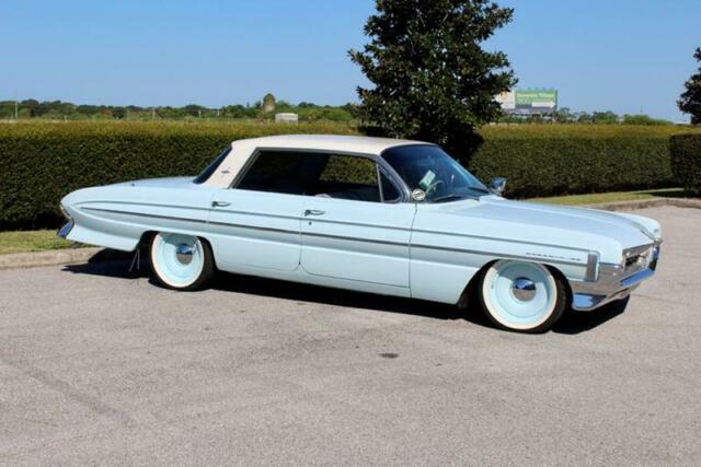 1961 Oldsmobile Eighty-Eight --