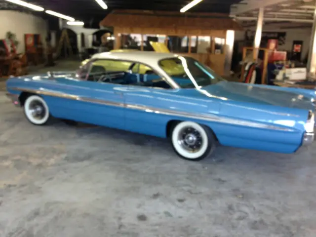 1961 Pontiac Bonneville Bubbletop