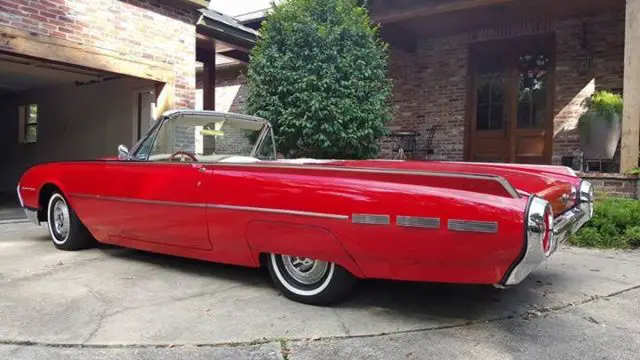 1961 Ford Thunderbird