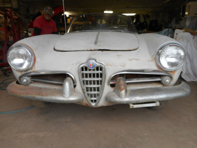 1962 Alfa Romeo Spider Spider factory trim