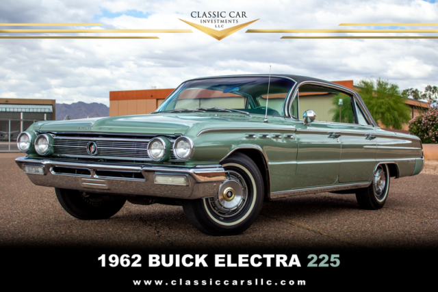 1962 Buick Electra 225 Riviera Sedan