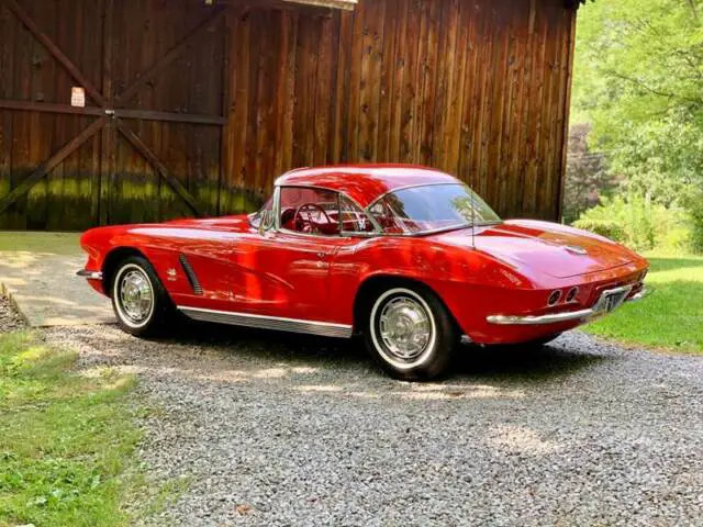 1962 Chevrolet Corvette TRIPLECROWNAWARDED*RARERed/RedFuelie*NCRSDuntov