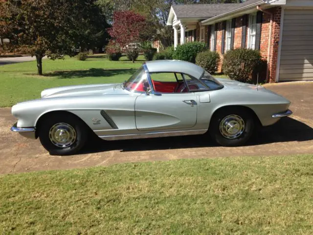 19620000 Chevrolet Corvette Hardtop ONE OWNER