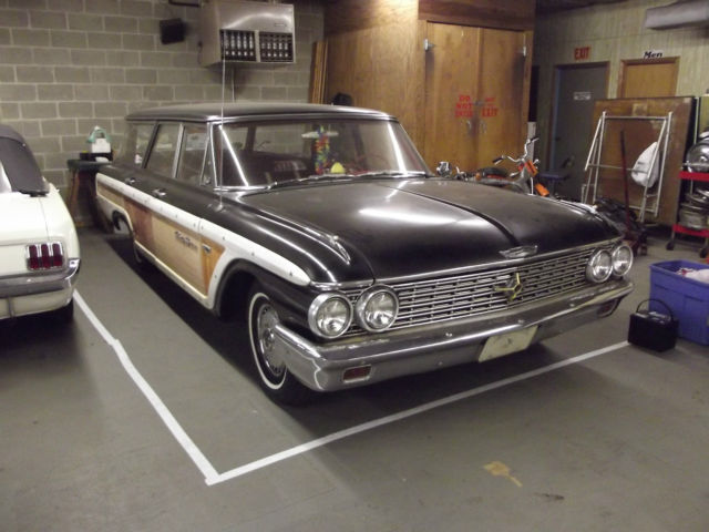 1962 Ford Galaxie Deluxe top of the line Squire