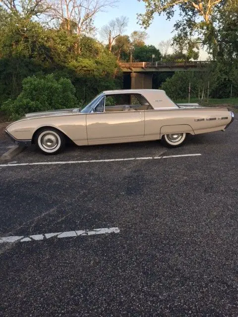 1962 Ford Thunderbird