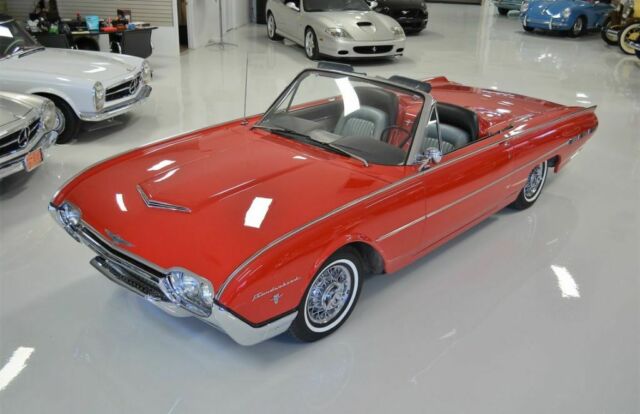 1962 Ford Thunderbird --