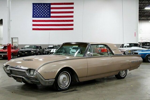 1962 Ford Thunderbird --