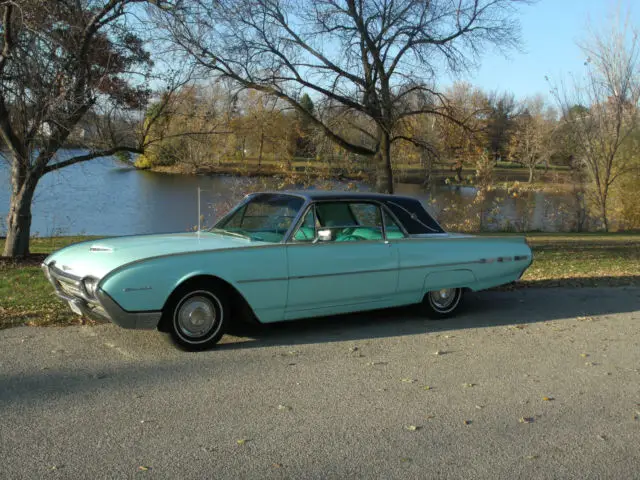 1962 Ford Thunderbird