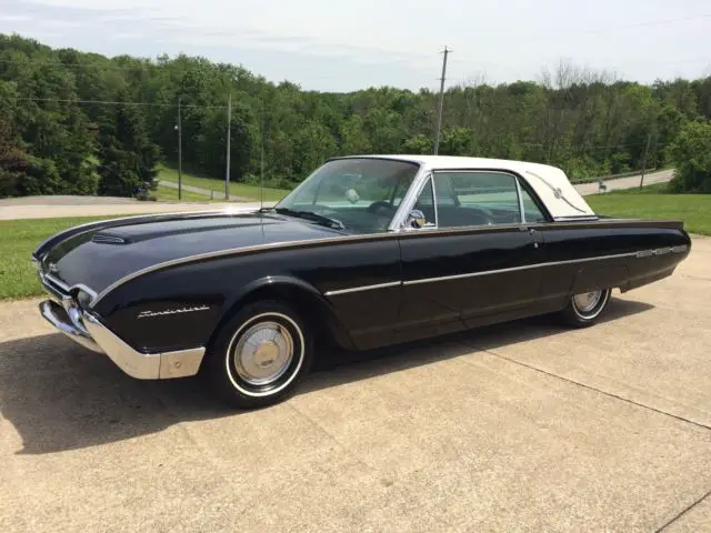 1962 Ford Thunderbird