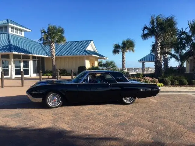 1962 Ford Thunderbird