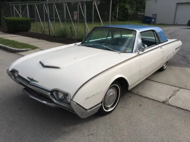 1962 Ford Thunderbird