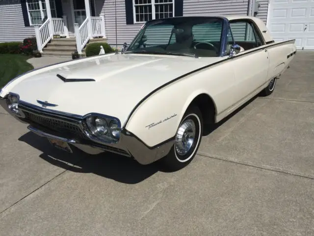 1962 Ford Thunderbird