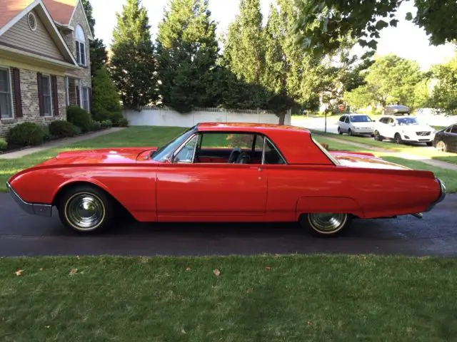 1962 Ford Thunderbird