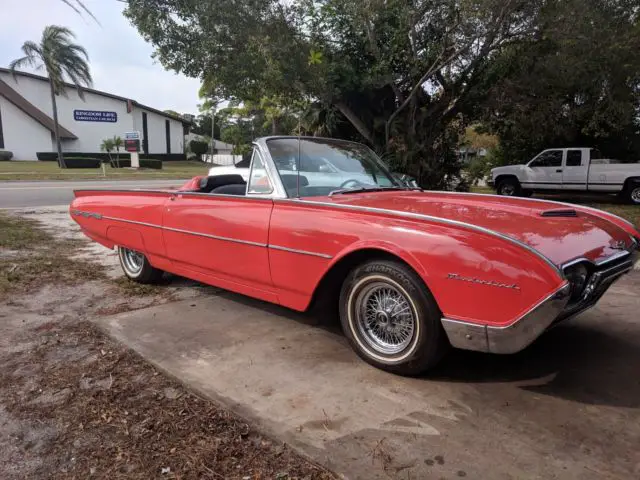 1962 Ford Thunderbird