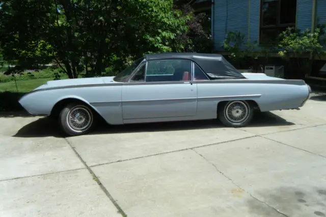 1962 Ford Thunderbird