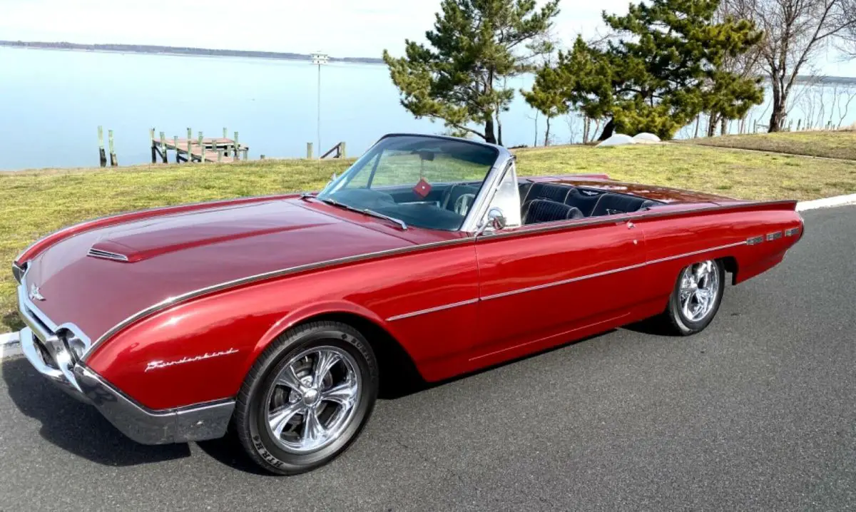 1962 Ford Thunderbird